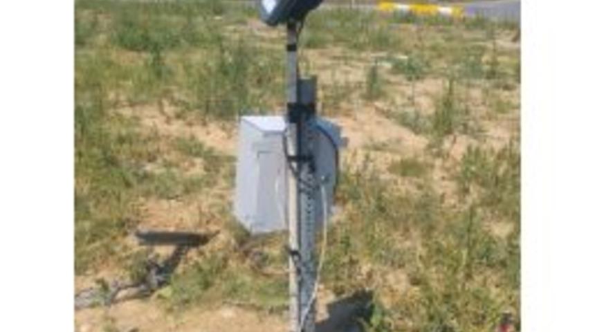 &Ccedil;evre Yolundaki Polis İkaz Lambasını &Ccedil;aldılar