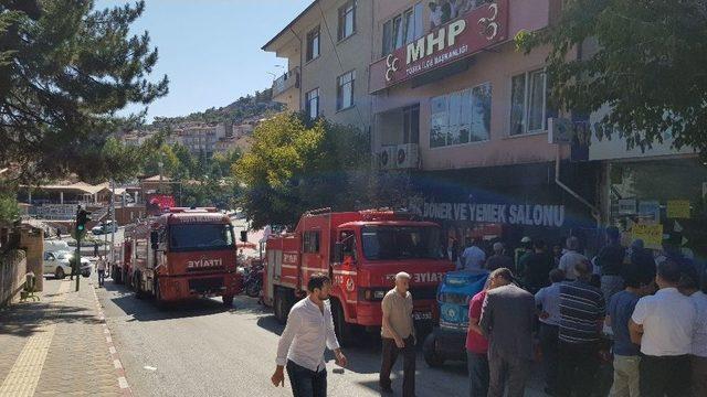 Mhp Tosya İlçe Binasında Bayramlaşma Sırasında Yangın Çıktı