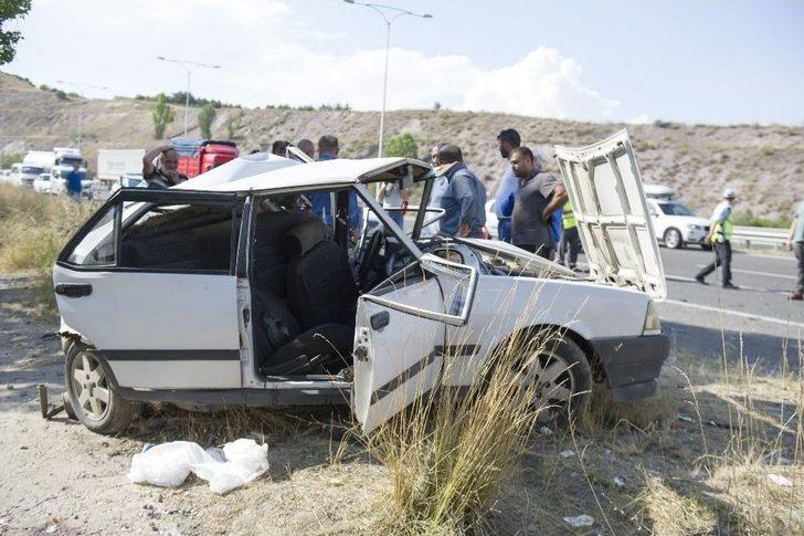 Çevre Yolunda Duran Araca Tır Çarptı G2