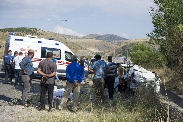 Çevre Yolunda Duran Araca Tır Çarptı G5