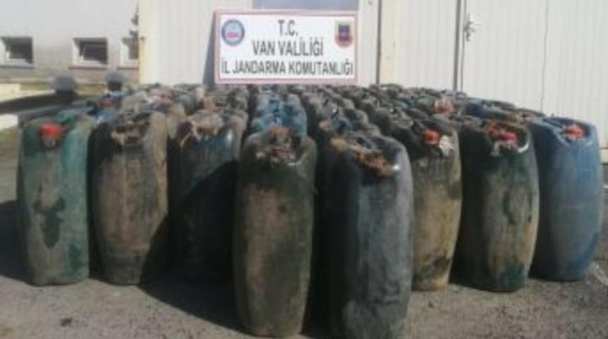Van&rsquo;da 3 Bin Litre Ka&ccedil;ak Akaryakıt Ele Ge&ccedil;irildi