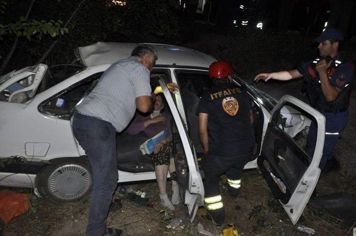 Motosikletle Otomobil Çarpıştı: 10 Yaralı G1