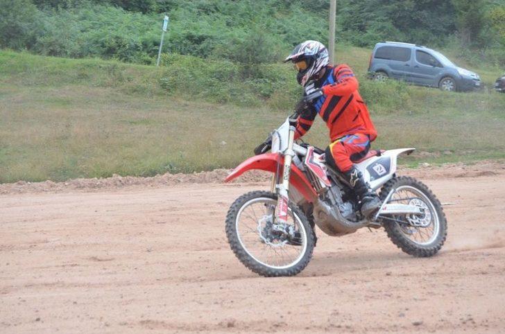 En Yavaş Motosiklet Olabilmek İçin Yarıştılar G4