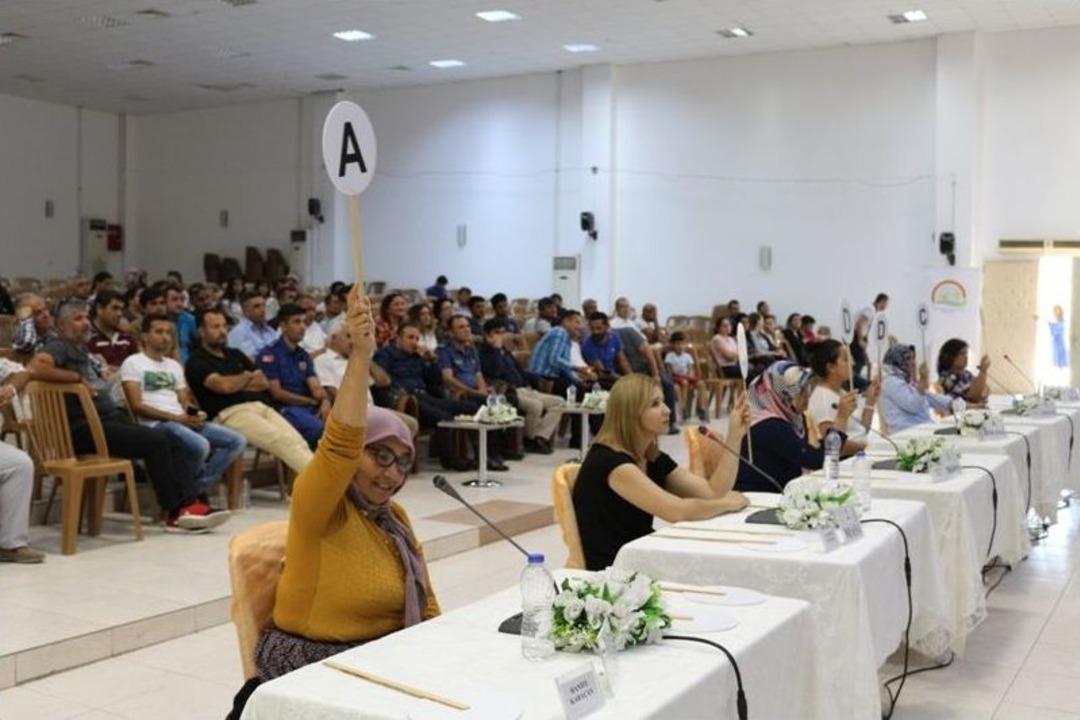 Kocası "ilkokul Mezunusun, Senden Başka Akıllı Kadın Mı Yok" Dedi, Pes Etmedi