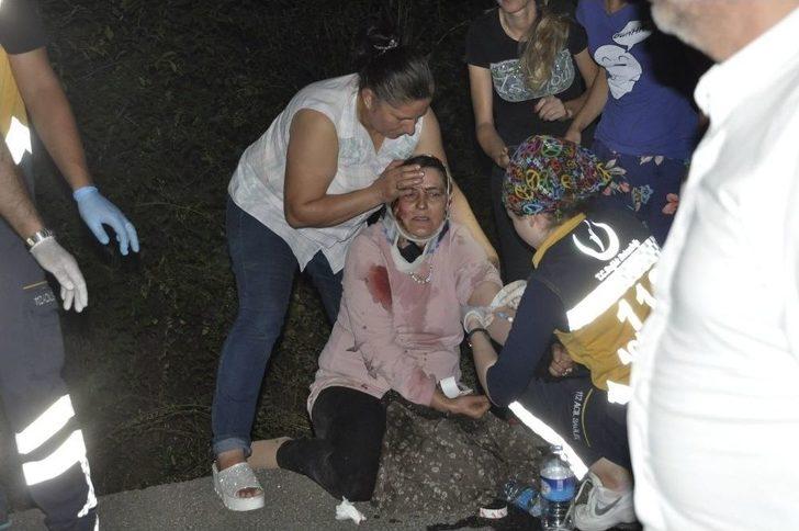 Motosikletle Otomobil Çarpıştı: 10 Yaralı G5