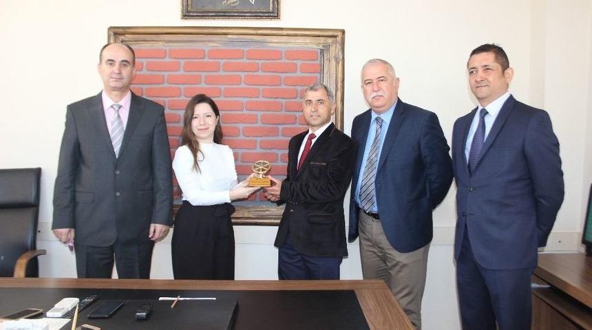 Aydın&rsquo;da Ayın Şof&ouml;r&uuml;, &Ouml;d&uuml;l&uuml;n&uuml; Afrin Kahramanlarına G&ouml;nderdi