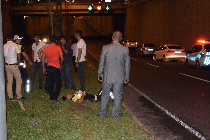 Bakan Konvoyunda Kaza: 4 Polis Yaralı G3