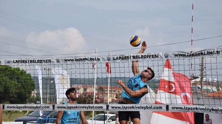 21. Uluslar Arası Lapseki Plaj Voleybolu Başladı