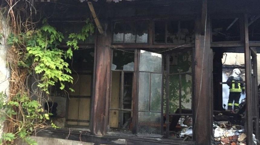 Tarihi Binaların Bulunduğu Sokakta İkinci Yangın