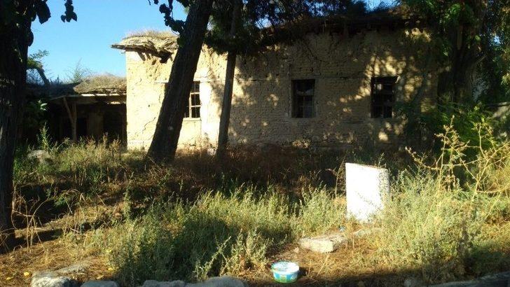 Kaderine Terk Edilen Tarihi Cami Yıkılma Tehlikesi İle Karşı Karşıya G5