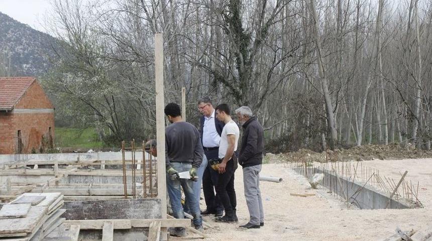 Başkan Duymuş, Beldede Faaliyet G&ouml;sterecek Bir İşletmeyi Ziyaret Etti