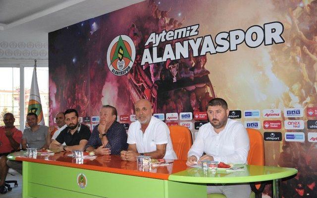 Alanyaspor’da Bayramlaşma Töreni Yapıldı