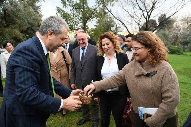 Rekt&ouml;rle Akşam &Ccedil;ayı Buluşmalarına Bin 500&rsquo;e Yakın Akademisyen Katıldı 1