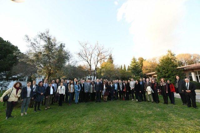 Rekt&ouml;rle Akşam &Ccedil;ayı Buluşmalarına Bin 500&rsquo;e Yakın Akademisyen Katıldı 2