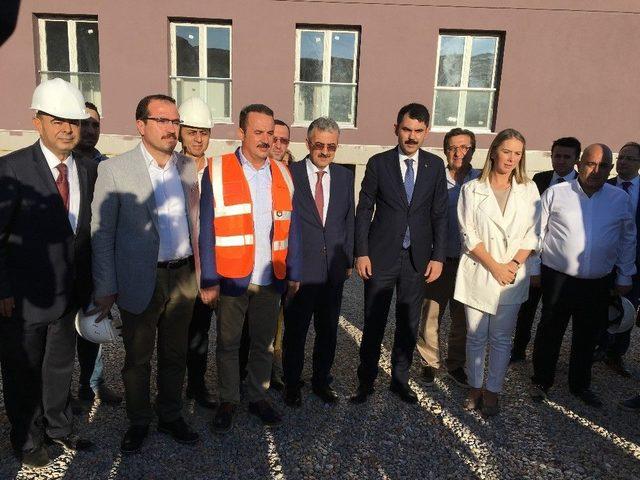 Bakan Kurum&rsquo;dan Ege &Uuml;niversitesi Ve Kentsel D&ouml;n&uuml;ş&uuml;m Alanına Ziyaret 1