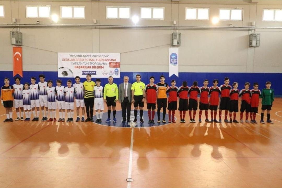 Futsal Turnuvasında Şampiyonlar Kupalarını Aldı