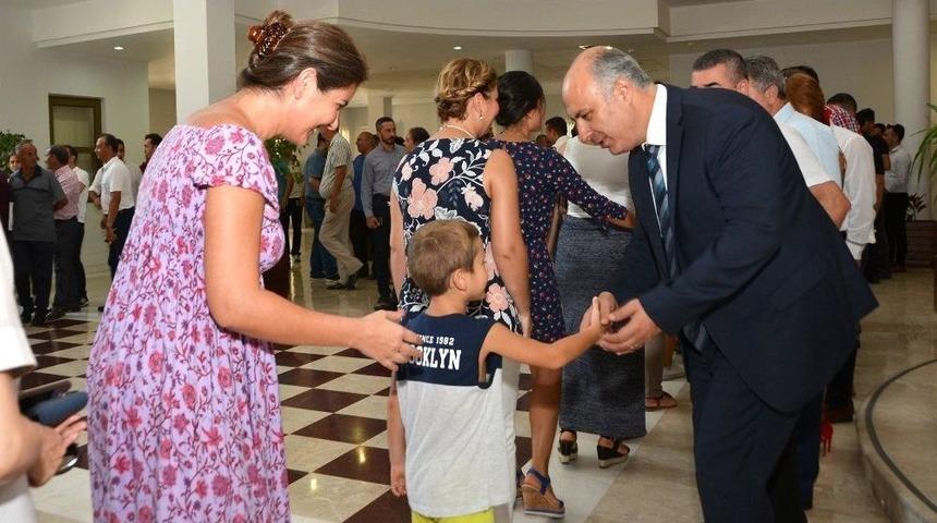 Me&uuml;&rsquo;de Bayramlaşma T&ouml;reni