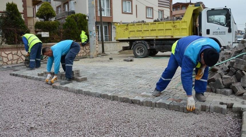 Kartepe&rsquo;de Temizlik Ve Yol Onarım &Ccedil;alışmaları Devam Ediyor