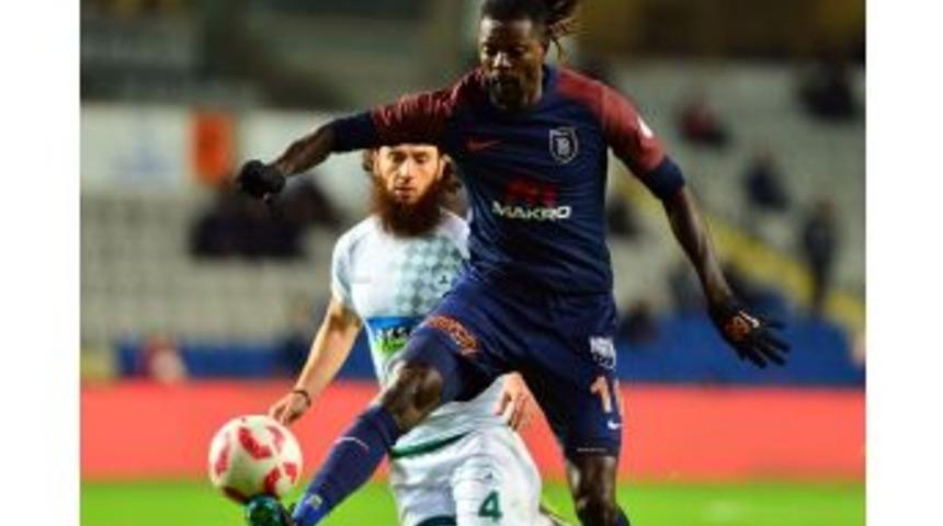 Adebayor, Beşiktaş&rsquo;ın Golc&uuml;lerini Geride Bıraktı