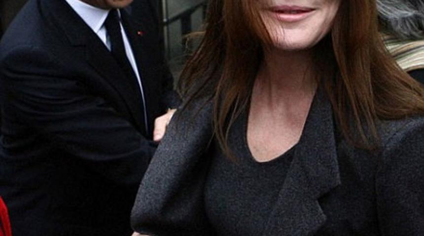 İşte Carla'nın Ger&ccedil;ek Y&uuml;z&uuml;