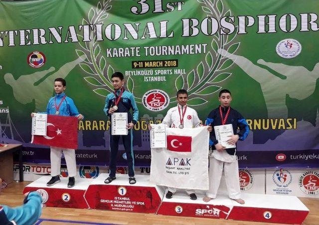 Boğaziçi Karate Turnuvasında Madalya Yağmuru