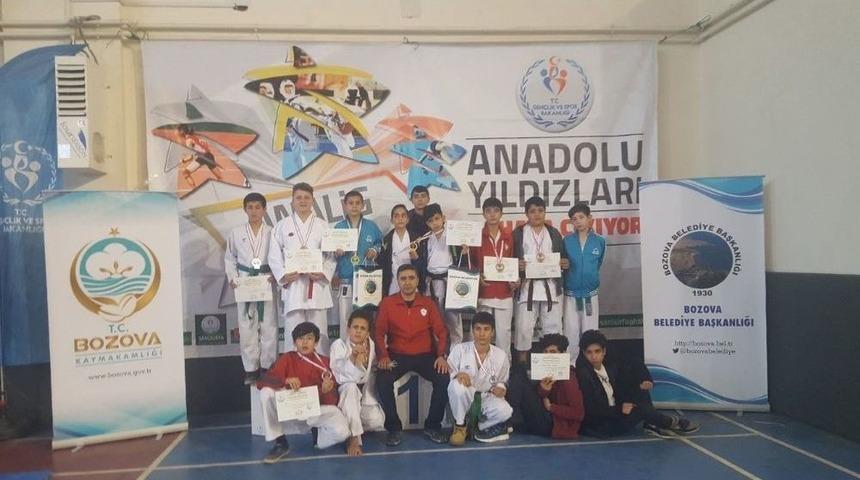 Ak Evler Spor Salonları &Ouml;ğrencileri Takım Halinde Birinci Oldu