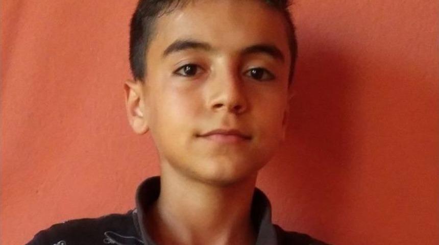 13 Yaşındaki &Ccedil;ocuk Y&uuml;zerken Kalp Krizi Ge&ccedil;irdi