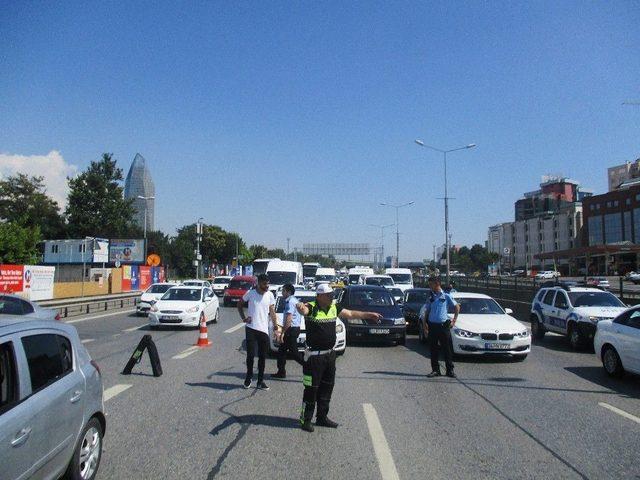 (özel) Kadıköy’deki Zincirleme Kazada Trafik Felç Oldu