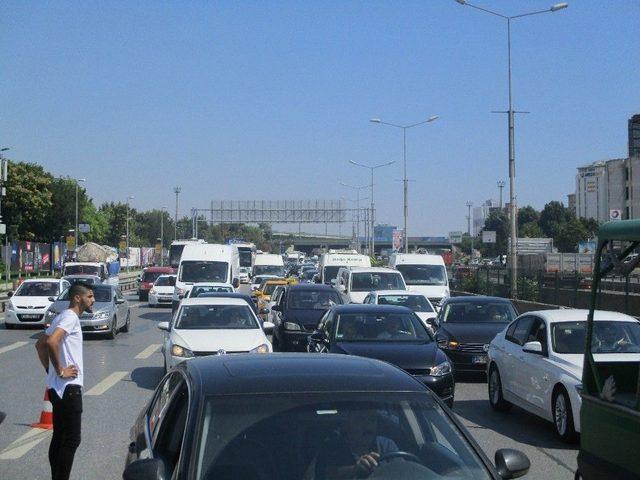 (özel) Kadıköy’deki Zincirleme Kazada Trafik Felç Oldu