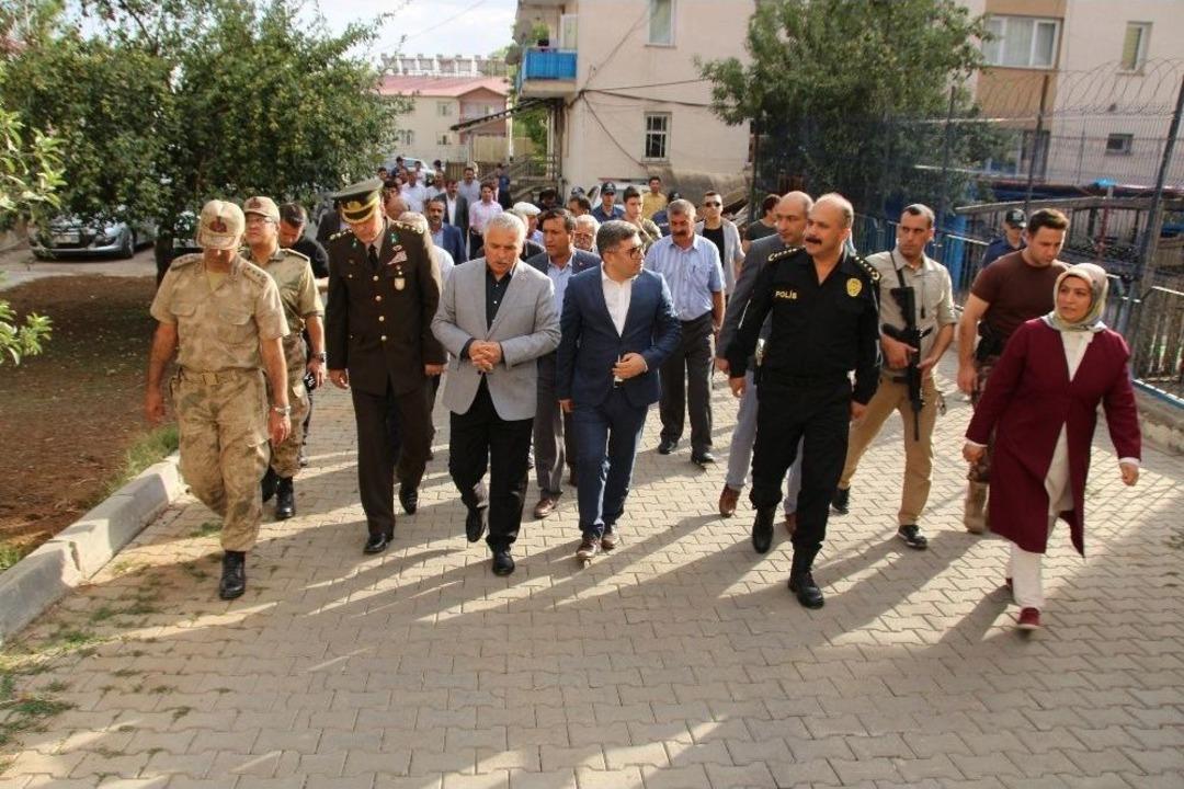 Muş Valisi Yıldırım Vartolular Bayramlaştı