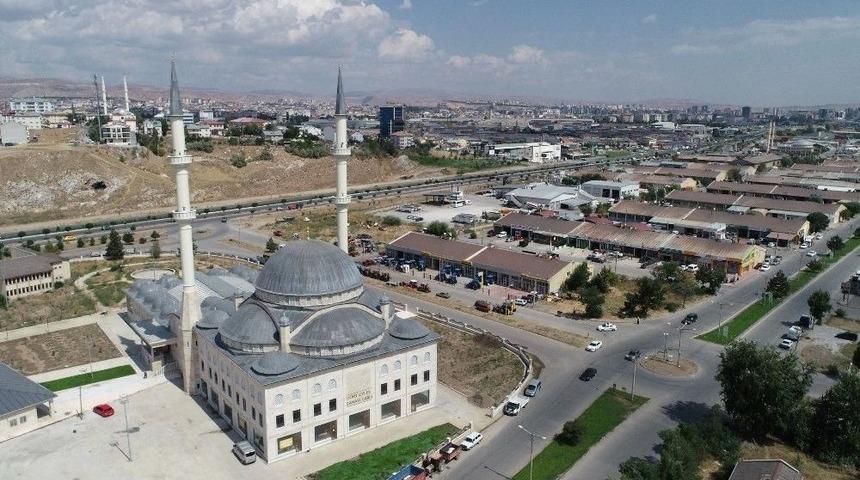 6 Bin Kişilik Cami 30 Yılda Tamamlandı