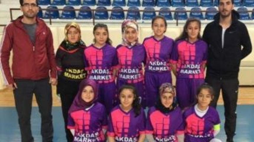 Aslanapa Yıldız Kızlar Futsal Takımı&rsquo;nın Başarısı