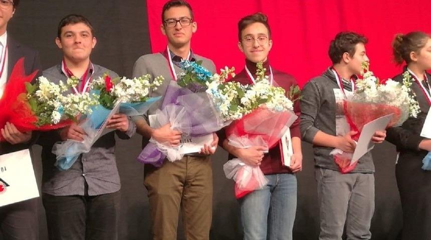 Gaziantep Kolej Vakfı T&uuml;bitak Kimya B&ouml;lge Birincisi