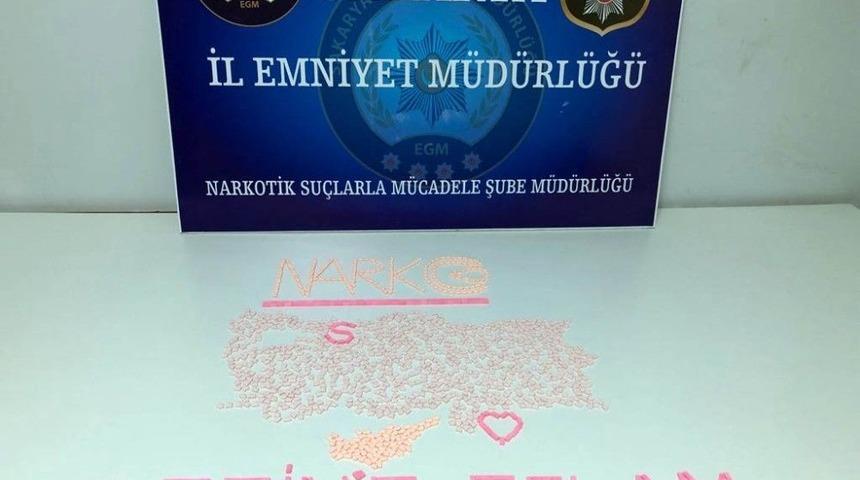 Polis Ekipleri Yakaladıkları Extacy Haplar İle Afrin&rsquo;e Selam Yolladı