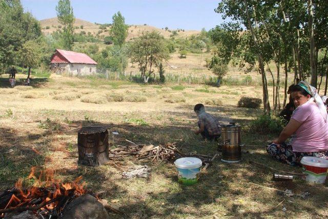 Hakkari’de Şehitleri Anma Günü Etkinlikleri