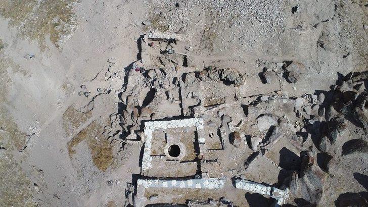 Tarihi Gevale Kalesi Ortaya Çıkarılıyor G4