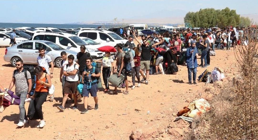 Gen&ccedil;lik Festivali Kapılarını A&ccedil;tı