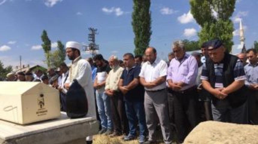 Yaşar &Ccedil;elik Dayısını Kaybetti