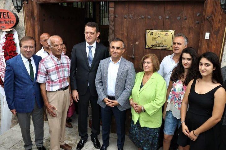 Tarihi 197 Yıllık Eve ’en İyi Restore Edilen Ev’ Plaketi Çakıldı G4