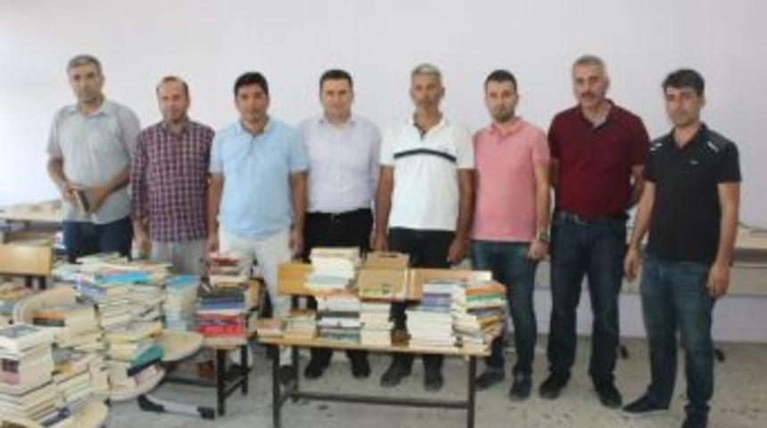 K&ouml;y Okullarına 7 Bin Kitap Dağıtıldı