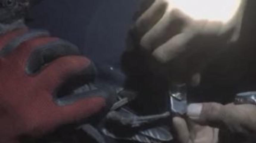 Elektrik Tellerinde Karga Kurtarma Operasyonu