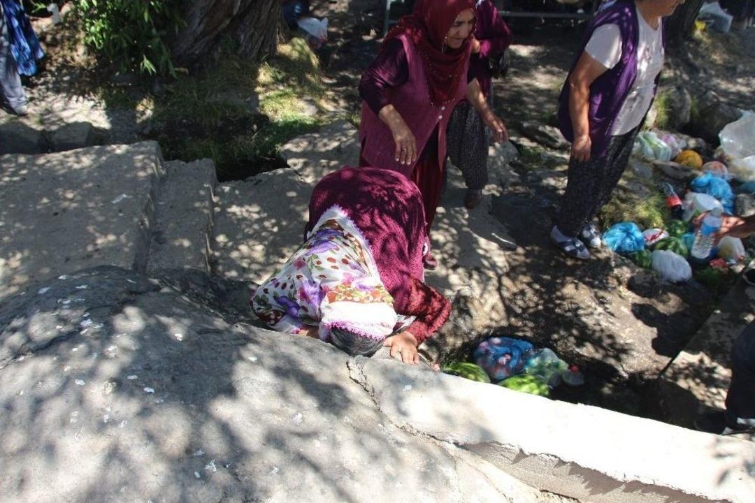 Vadef Başkan Ve &Uuml;yeleri Varto&rsquo;da