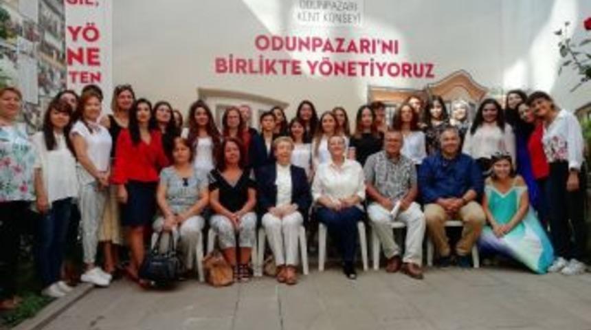 D&uuml;nya Kadınları Buluştu