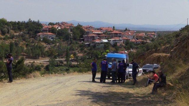 Uşak’ta Otomobil Gölete Uçtu, 4 Kişi Boğularak Hayatını Kaybetti (2)