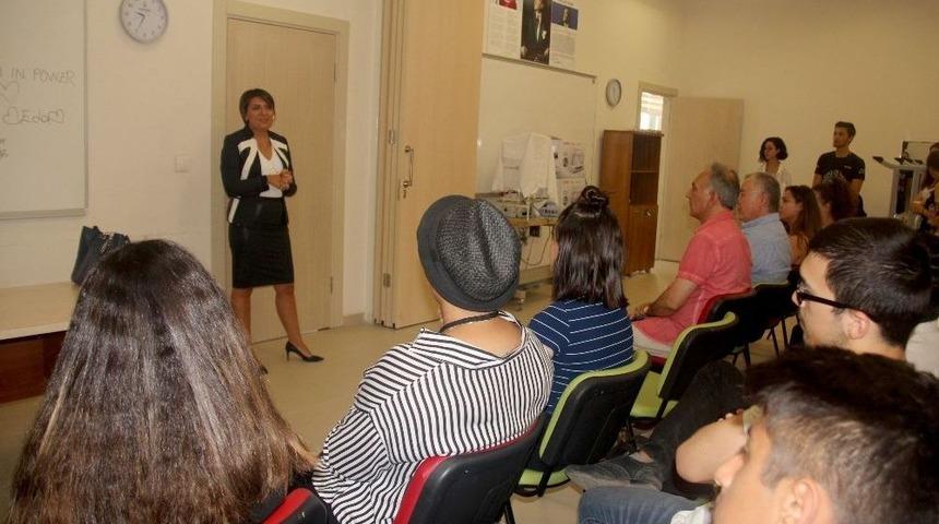 Gençlerden Kadın Sorununa Duyarlılık