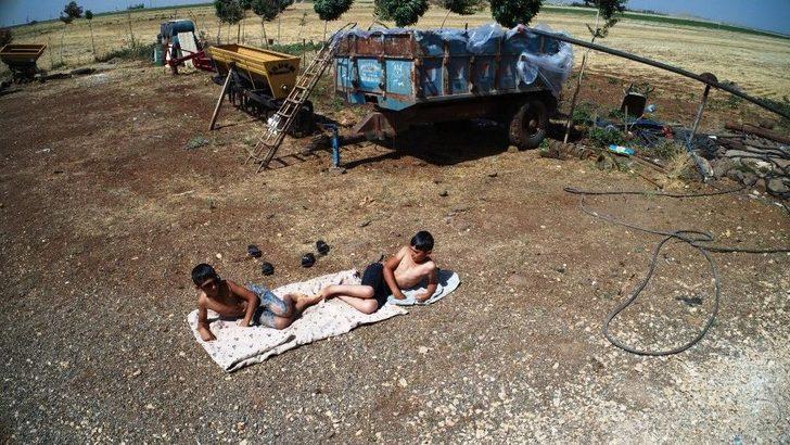 Çocukları Sıcaktan Bunalan Baba Römorku Havuza Çevirdi G1