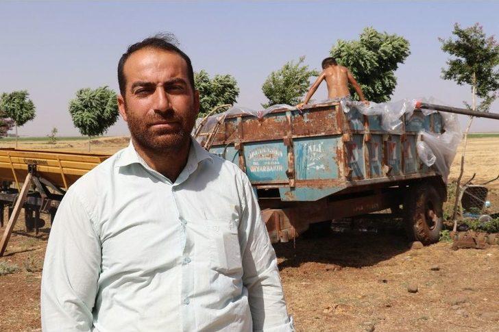 Çocukları Sıcaktan Bunalan Baba Römorku Havuza Çevirdi G5