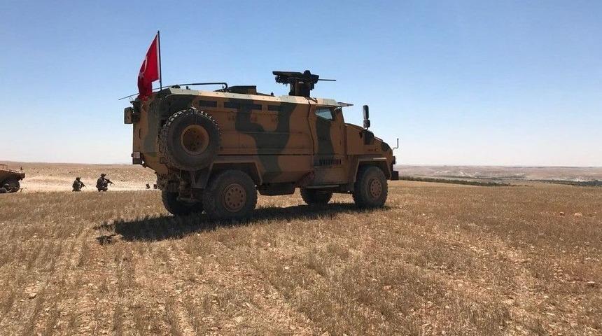 Tsk: "t&uuml;rk Silahlı Kuvvetleri Ve Abd Silahlı Kuvvetleri Unsurları Tarafından, Fırat Kalkanı Harek&acirc;t Alanı İle M&uuml;nbi&ccedil; Arasında Kalan Hatta 23 Ağustos 2018 Tarihinde 34&rsquo;&uuml;nc&uuml; Koordineli/bağımsız Devriye Faaliyeti İcra Edilmiştir."