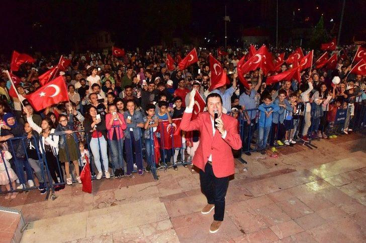 Bilecik’in Düşman İşgalinden Kurtuluşunun 96. Yıldönümü Mithat Körler Konseriyle Kutlandı G1