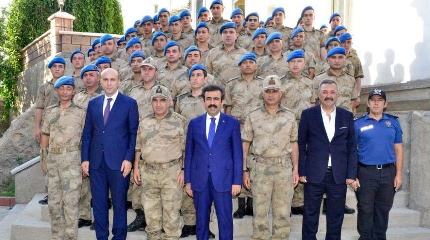 Vali Güzeloğlu, Lice Ve Kulp İlçelerinde Mehmetçikle Bayramlaştı